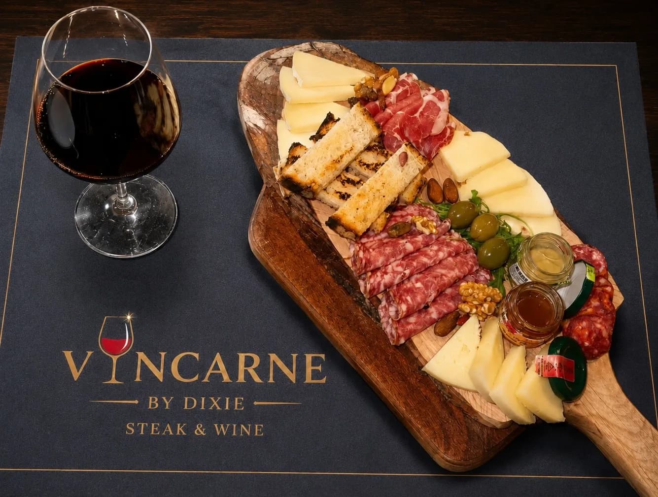 Tagliere VinCarne con una selezione di tagli di carne